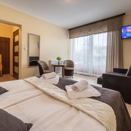 Dom Jastrzebia Z Basenem I Jacuzzi Apartment Jastrzebia Gora Exterior photo