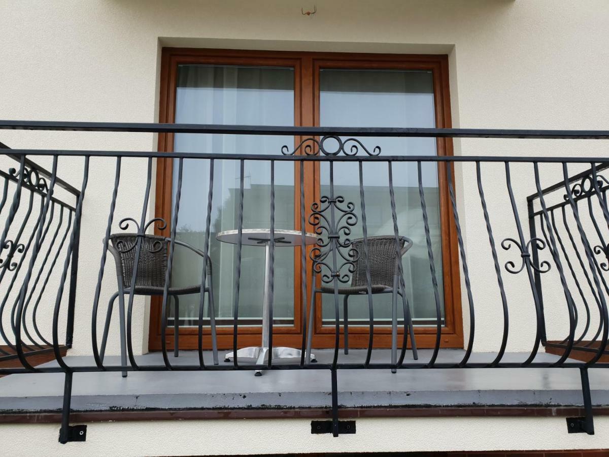 Dom Jastrzebia Z Basenem I Jacuzzi Apartment Jastrzebia Gora Exterior photo