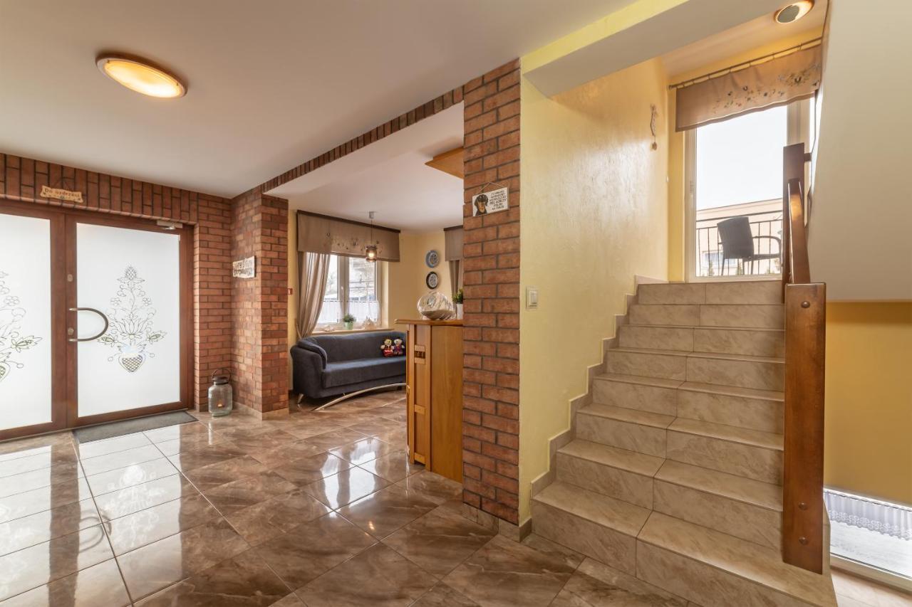 Dom Jastrzebia Z Basenem I Jacuzzi Apartment Jastrzebia Gora Exterior photo